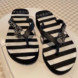 GUESS B&W Charmed Flip Flop Size 7